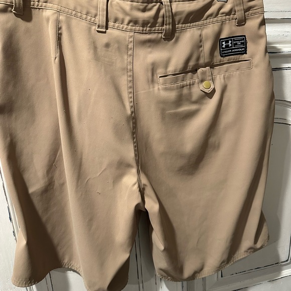 Under Armor men’s Heat Gear golf shorts. - Picture 2 of 4
